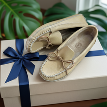 Load image into Gallery viewer, Men's Smooth Moose Hide Moccasins