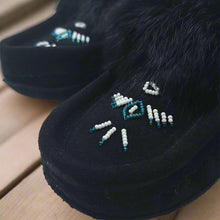 Load image into Gallery viewer, Ladies Moccasins - Laurentian Chief Moccasins Black