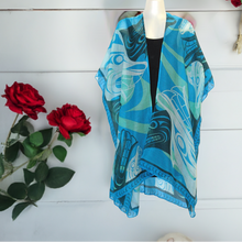 Load image into Gallery viewer, Ladies Fashion Wraps - Spirit Wolf