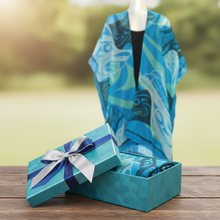 Load image into Gallery viewer, Ladies Fashion Wraps - Spirit Wolf