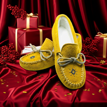 Load image into Gallery viewer, Ladies Moose Hide Suede Moccasins