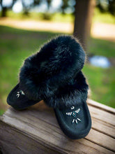 Load image into Gallery viewer, Ladies Moccasins - Laurentian Chief Moccasins Black