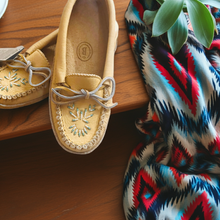 Load image into Gallery viewer, Ladies Beaded Smooth Moose Hide Moccasins