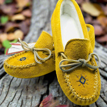 Load image into Gallery viewer, Ladies Moose Hide Suede Moccasins