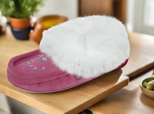 Ladies Moccasins -Laurentian Chief Moccasins Fuchsia