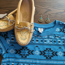 Load image into Gallery viewer, Indigenous Handmade Moose Hide Moccasins - Ladies Beaded