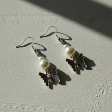 Load image into Gallery viewer, Artistic shot with dramatic lighting