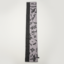 Load image into Gallery viewer, Clean scarf side 2