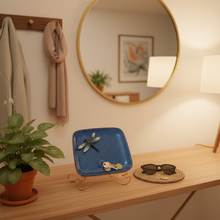 Load image into Gallery viewer, Entryway with keys