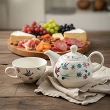 Load image into Gallery viewer, Hummingbirds No Saucer - Tablescape