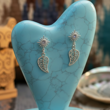 Load image into Gallery viewer, Lifestyle shot with natural elements