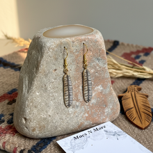 Load image into Gallery viewer, Natural stone stand display