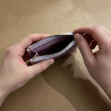 Load image into Gallery viewer, Opening wallet to show interior - no tags