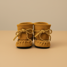 Load image into Gallery viewer, Tan Baby Booties - Tan Background No Sole