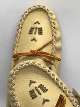Load image into Gallery viewer, Womens Hiawatha Leather Moccasins