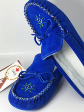 Load image into Gallery viewer, Ladies Hiawatha Moccasins