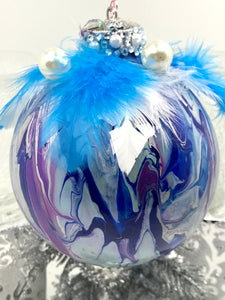 Mocs N More Ornaments - Feathers & Pearls